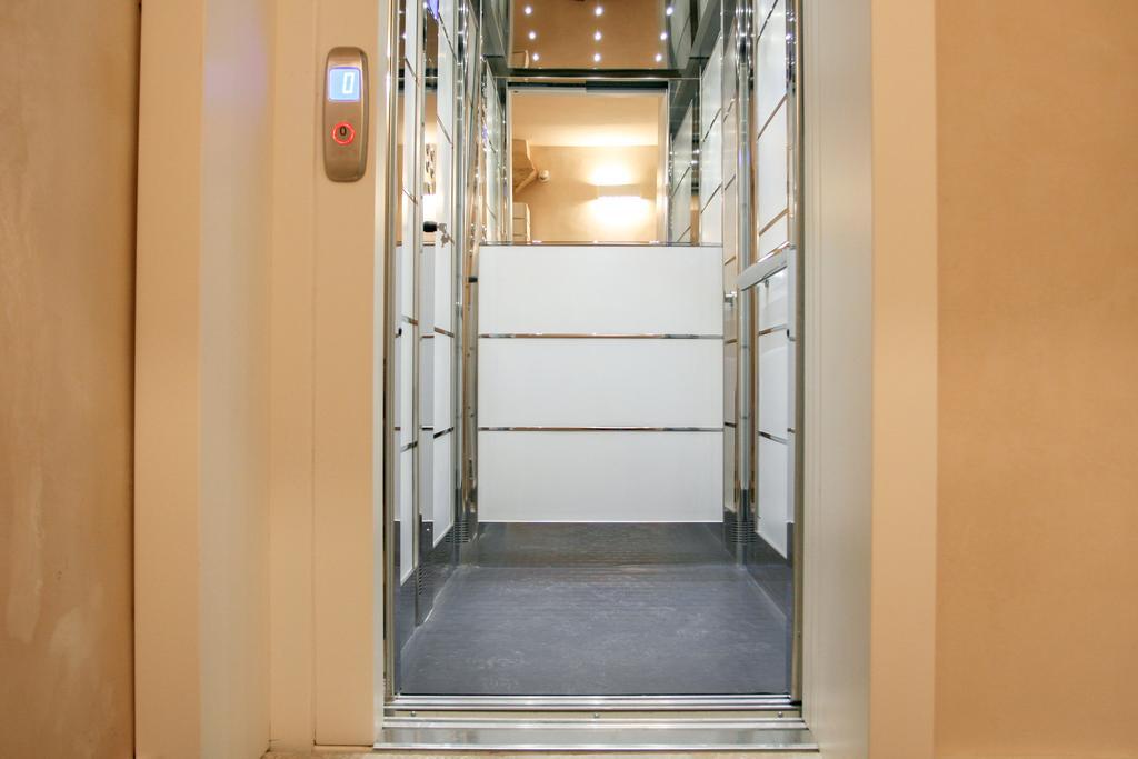 Sui Tetti Luxury Gasthof Lecce